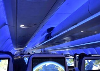 Kompanitë ajrore në alarm, rriten vjedhjet gjatë fluturimeve të gjata