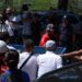 Incidentet para Kuvendit/ 4 efektivë policie lëndohen në përplasjet me protestuesit