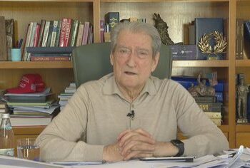“E bekuar nga Zoti”, Berisha mbështet protestën qytetare: Kanë nevojë për të gjithë ne