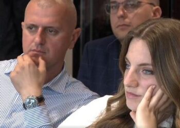 Mandati i neomalësores: Ta mbajë apo lëshojë?