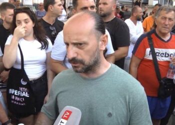 Tensionet në protestë/ “Nuk u ushtrua dhunë në komisariat”, Goxhaj flet pas lirimit: Nuk pranuam të takojmë Avokatin e Shtetit!