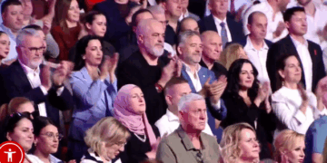 Socialistët mblidhen në Pallatin e Kongreseve për të festuar 35-vjetorin e themelimit