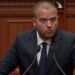 “Bëni teatër me Zvërneci”, deputeti socialist sulmon opozitën: Nuk folët kur duhej, dolët për show