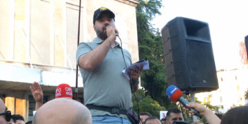 “Nga dorëheqja te shfuqizimi i Paketës së Maleve”, pesë kërkesat e protestuesve ndaj kryeministrit Rama