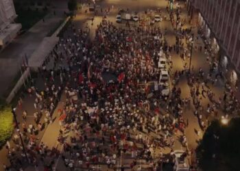 VIDEOLAJM / Protesta e sotme para Kryeministrisë, ja pjesëmarrja në kulmin e saj