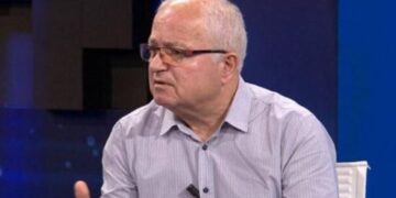 “A ka turp kjo parti?”, Spaho shpërthen ndaj PD: Në mëngjes kundër protestës, në drekë del pro! Kanë hallin e karriges së pushtetit