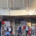 Protesta për Zvërnecin, Altin Goxhaj u kërkon qytetarëve që të futen brenda Kryeministrisë