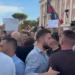 Përplasja e militantëve të PD-së me qytetarët në protestë, demokratja: Na provokuan mbështetësit e Arlind Qorit