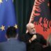 “Për lulen time irlandeze, nga një vrasëse flamingosh”, dedikimi i Ramës për gazetaren: Sigurohu që bashkëshorti ta kuptojë!