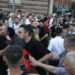 Protestat si pasqyrë për Lapajn dhe partitë e reja