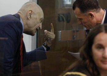 “S’mund të jem avokat me kohë të plotë, sepse nuk jam skllav”/ Cakrani i përgjigjet Metës: Prisja çdo akuzë, por jo të më quante patronazhist