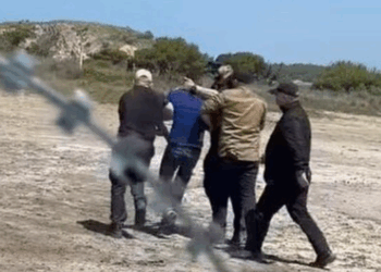 Dhunoi protestuesin në Zvërnec, lihet në burg Gerald Biba