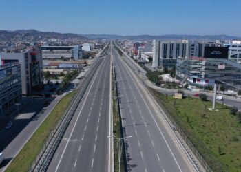 ARRSH hap procedurën për 6 mbikalime këmbësorësh në autostradën Tiranë–Durrës