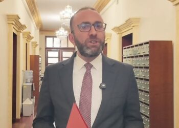 PD dorëzon në Kuvend shfuqizimin e 4 ligjve, Bardhi: Sjellim në Parlament zërin e shoqërisë