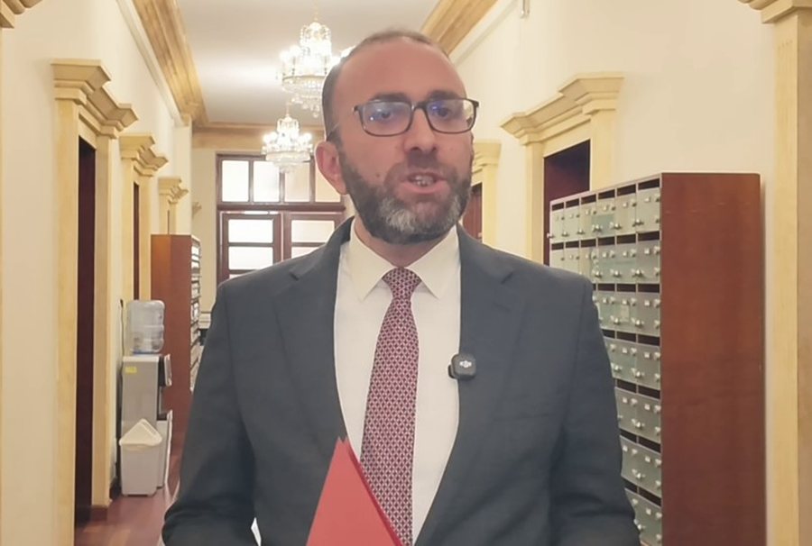 PD dorëzon në Kuvend shfuqizimin e 4 ligjve  Bardhi  Sjellim në Parlament zërin e shoqërisë