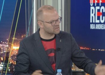 “Shumica në shesh janë demokratë” Kalaja: PD-ja të mos kompleksohet, të dalë në protestë