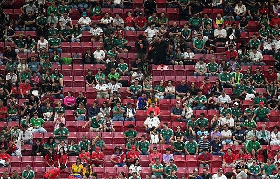 Botërori 2026 nis me polemika  pak tifozë në stadium dhe protesta të dhunshme në Meksikë