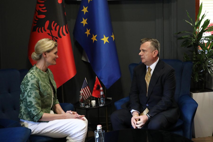 Balla takon Nancy VanHorn  në fokus partneriteti strategjik mes Shqipërisë dhe SHBA së