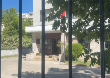 Humbi jetën një i mitur, Gjykata e Gjirokastrës lë në “arrest shtëpie” pronarin e pishinës