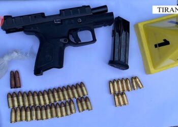 Në kërkim për plagosje, kapet në Tiranë me armë e kokainë vëllai i Fatjon Muratit