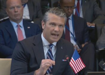 “Turp që na mbyllët bazat!”, Hegseth shpërthen kundër NATO-s: Rishikojmë praninë në Europë
