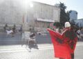 Policia paralajmëron 30 protestuesit që kaluan natën para Kryeministrisë për bllokim të paligjshëm të bulevardit