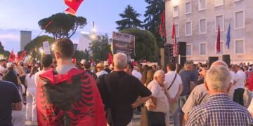 “Qeveri teknike me mandat 1 vjeçar dhe kontratë me…”, zbardhen kërkesat e protestës