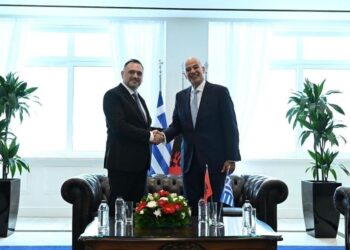 Nufi pritet nga Dendias në Athinë, zbardhen detajet nga takimi
