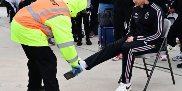 Kevin De Bruyne i Belgjikës duke iu nënshtruar kontrollit në SHBA