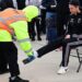 Kupa e Botës “damkoset” për racizëm: Yje të futbollit, arbitra dhe zyrtarë të ekipeve finaliste kontrollohen si banditë nëpër aeroporte!