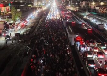 VIDEO / Radhë kilometrike makinash në Tiranë-Durrës, si e bllokuan protestuesit autostradën për disa orë