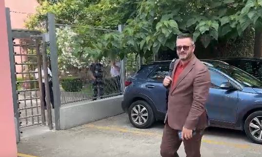 Seanca e radhës ndaj Veliajt  avokati Ndreca paraqitet në GJKKO