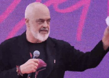 “Flamingot do na hidhen në fyt”, Rama me batuta në festën e 35-vjetorit të PS në Shkodër