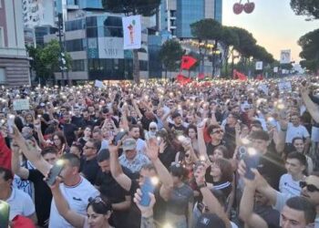 Protesta përpara Kryeministrisë, Mërtiri: Goditje më e fortë për Berishën se për Ramën