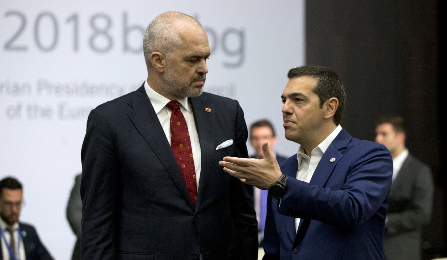 Rama replikon me Tsipras për Zvërnecin  Partia jote e re e ktheu një incident të izoluar në një çështje politike e ndëretnike