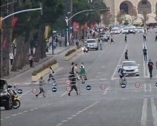 Bulevardi bllokohet me gardh metalik, drejtori i Policisë: Plan masash për ndeshjen me Izraelin, s’do të bëjmë ndryshime