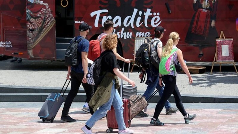 Turizmi në rritje  prilli sjell 19 7  më shumë vizitorë në Shqipëri