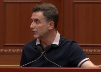Protesta për Zvërnecin, Braçe nga Kuvendi: Kam denoncuar i pari grabitjen e tokave në Vlorë!