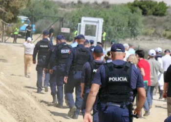 “Nuk po merrja dot frymë”, flet qytetari që u dhunua gjatë protestës në Zvërnec: Flasim edhe greqisht, kjo nuk na bën më pak shqiptarë
