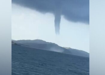 Tornado në Ksamil, fenomeni i rrallë atmosferik tërheq vëmendjen e pushuesve
