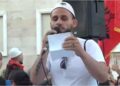 Me plis në kokë, protestuesi: Synimi është që të na heqin dhe të na zëvendësojnë, por Shqipëria është e jona