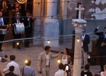 Dua Lipa dhe Callum Turner nisin në Palermo festimet për martesën, muzikë deri në orët e para të mëngjesit