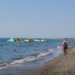 Drejt plazhit të Shëngjinit pas zgjedhjeve! Qytetarë të shumtë nga Kosova mbushin bregdetin