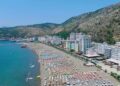 Drejt plazhit të Shëngjinit pas zgjedhjeve! Qytetarë të shumtë nga Kosova mbushin bregdetin