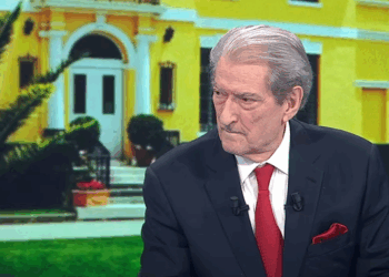 Ambasada amerikane nuk komenton “heqjen e non grata-s për Sali Berishën”: Pyesni DASH!