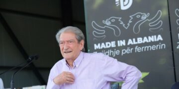 “Do anulojmë ‘Ballkani i Hapur”’, Berisha me fermerët në Cërrik: Ka një politikë absolutisht armiqësore ndaj jush