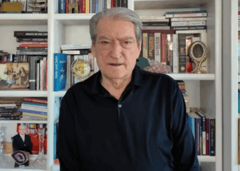 “Jep dorëheqjen sa nuk është vonë”, Berisha i përgjigjet Ramës: Mbrëmë protestuan 200 mijë shqiptarë