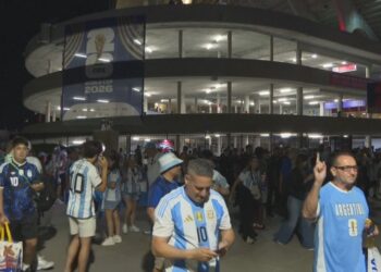 Botërori, stadiumet nuk mbushen, çmimet e biletave deri në 8 mijë dollarë
