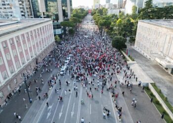 Rriten dyshimet: A po përdoret protesta nga partitë e vogla dhe opozita për interesa politike?