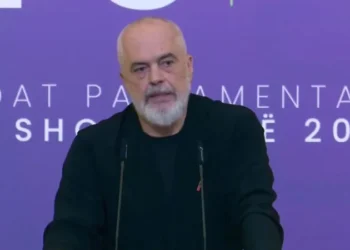 Protestuesit i kërkojnë dorëheqjen, Rama: Një qeveri nuk e dorëzon kurrë timonin te zhurma! BE është Itaka jonë